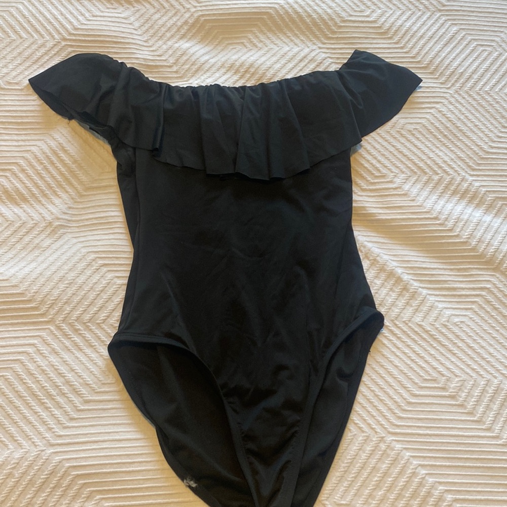 Black one puede off the shoulder bathing suit
